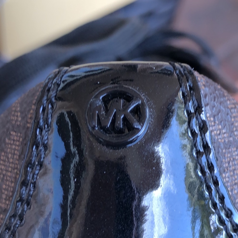 Michael Kors Catelyn Lace Up Sneaker - Picture 14 of 16